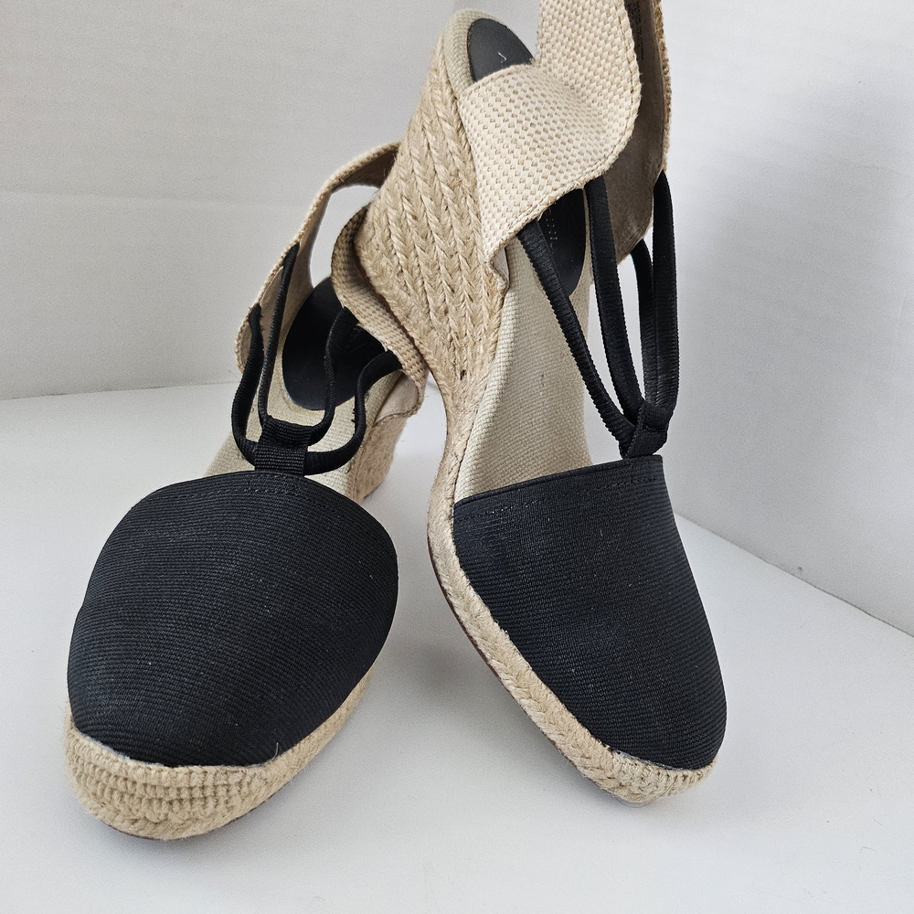 Adrienne Vittadini Black and Beige Espadrille Sandals size 9.5